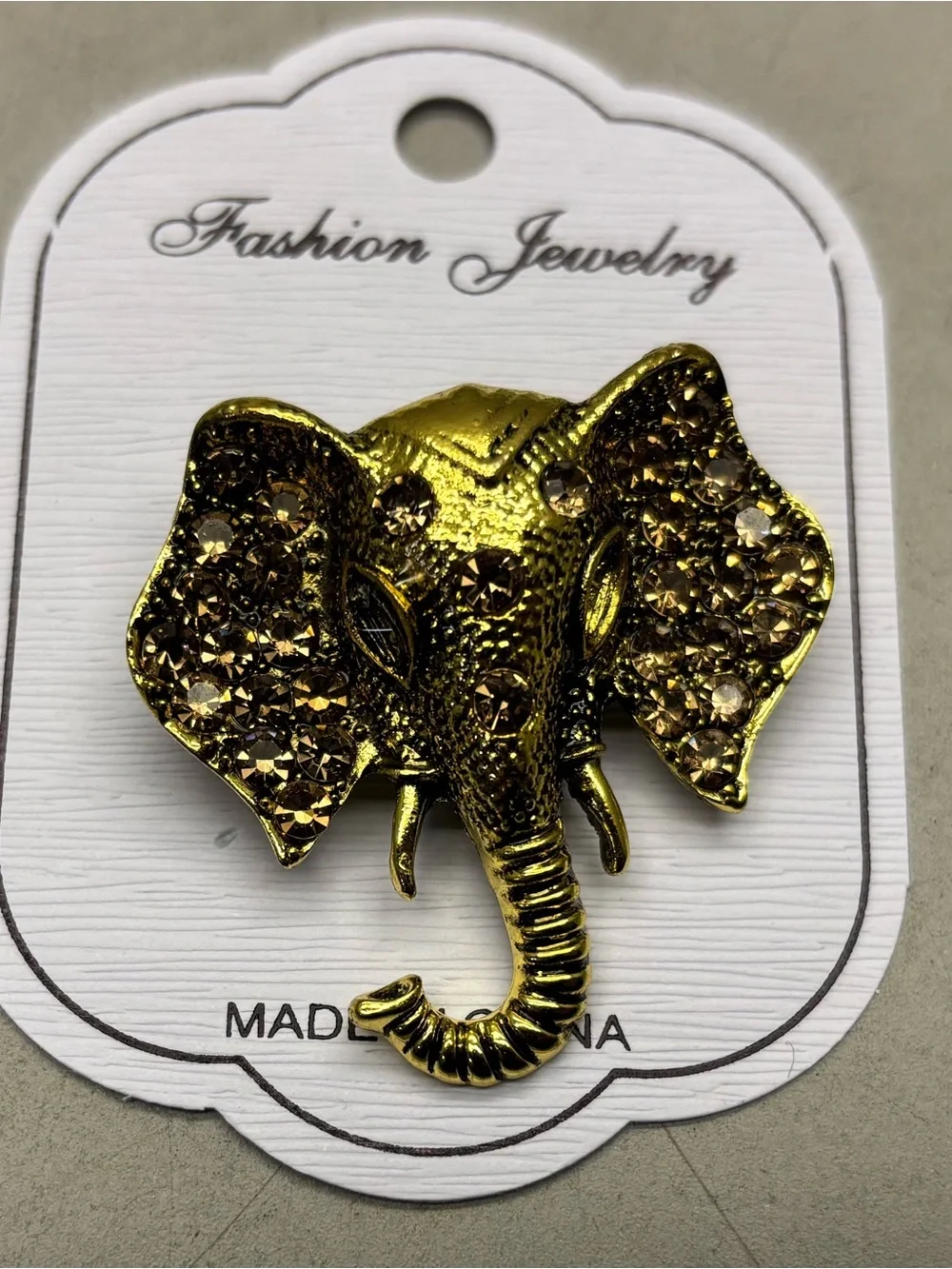 Fashion Jewelry Gold Elephant Head Brooch with Rhinestones
